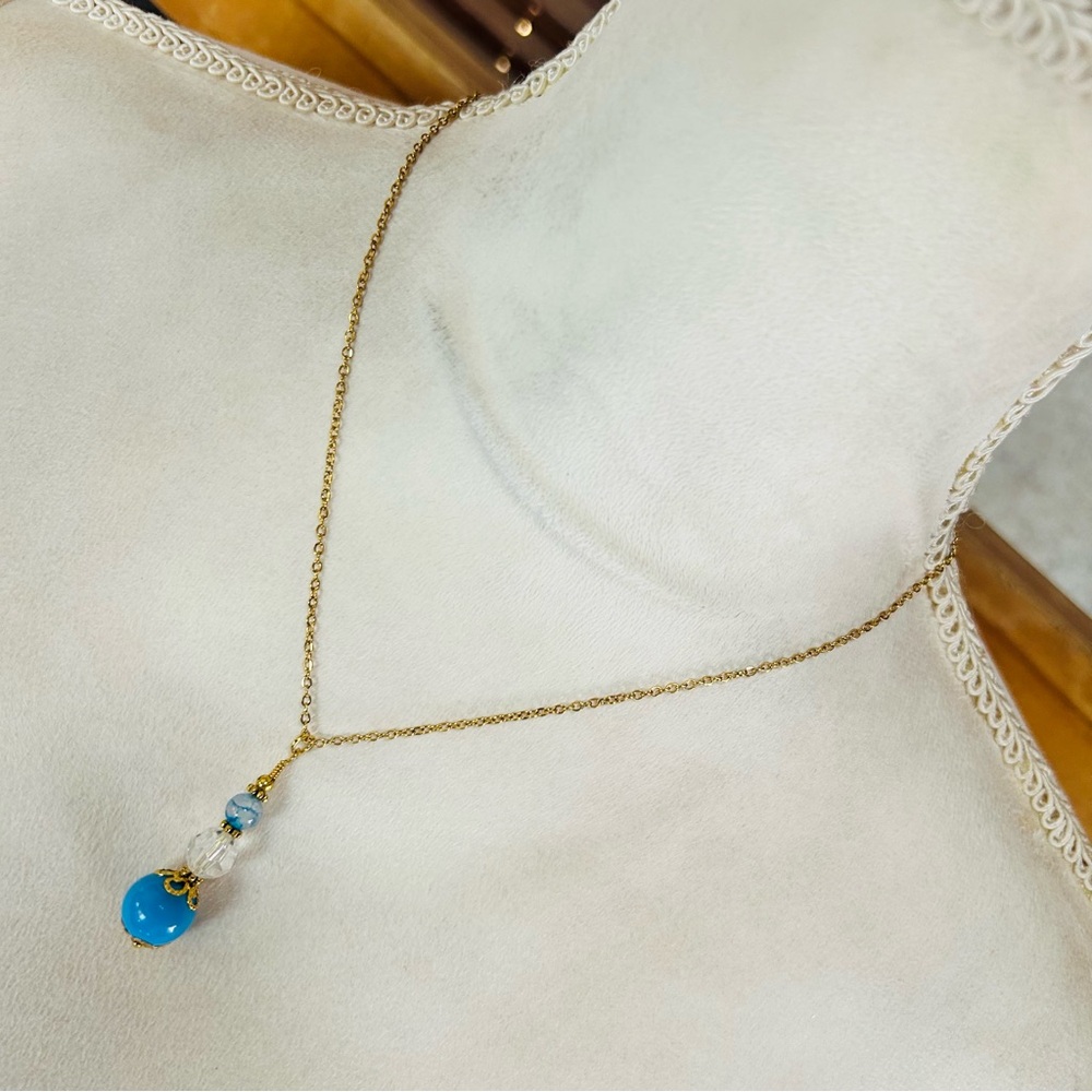 Handcrafted vintage beaded dragon vein agate crystal pendant on chain necklace